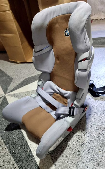 Столче за кола, маркаBMW