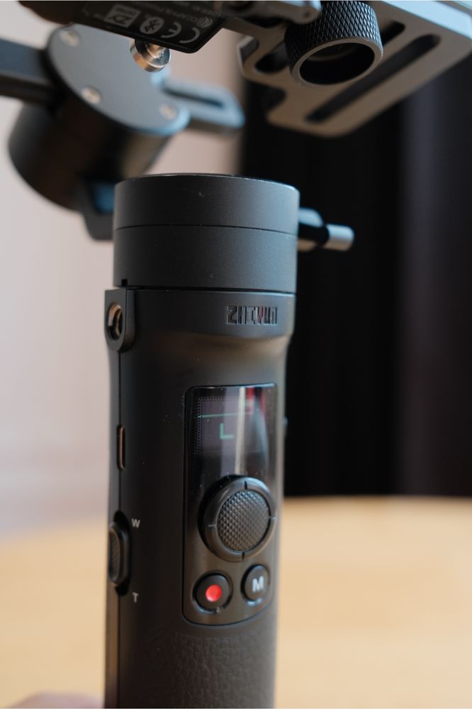 Zhiyun M2 Gimbal Стабилизатор - Комплектен със Заводска Кутия