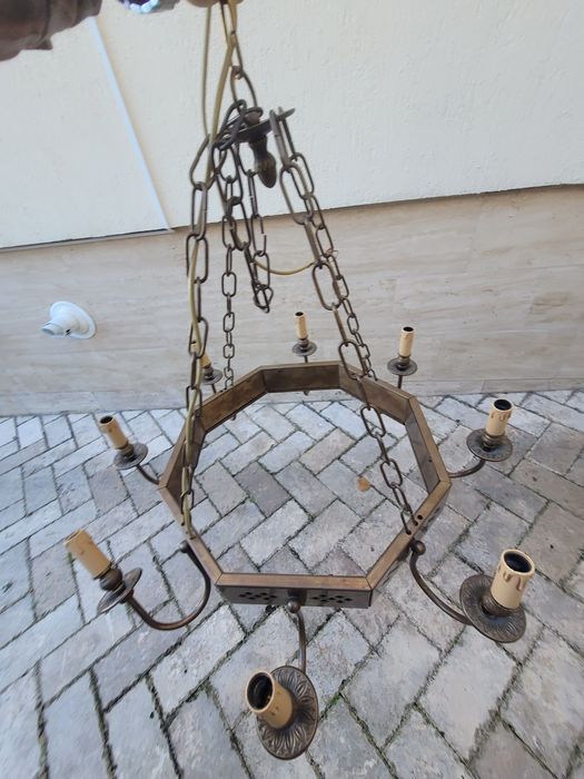 Candelabru antic/vintage cu 8 brațe (dulie E14) de vânzare.