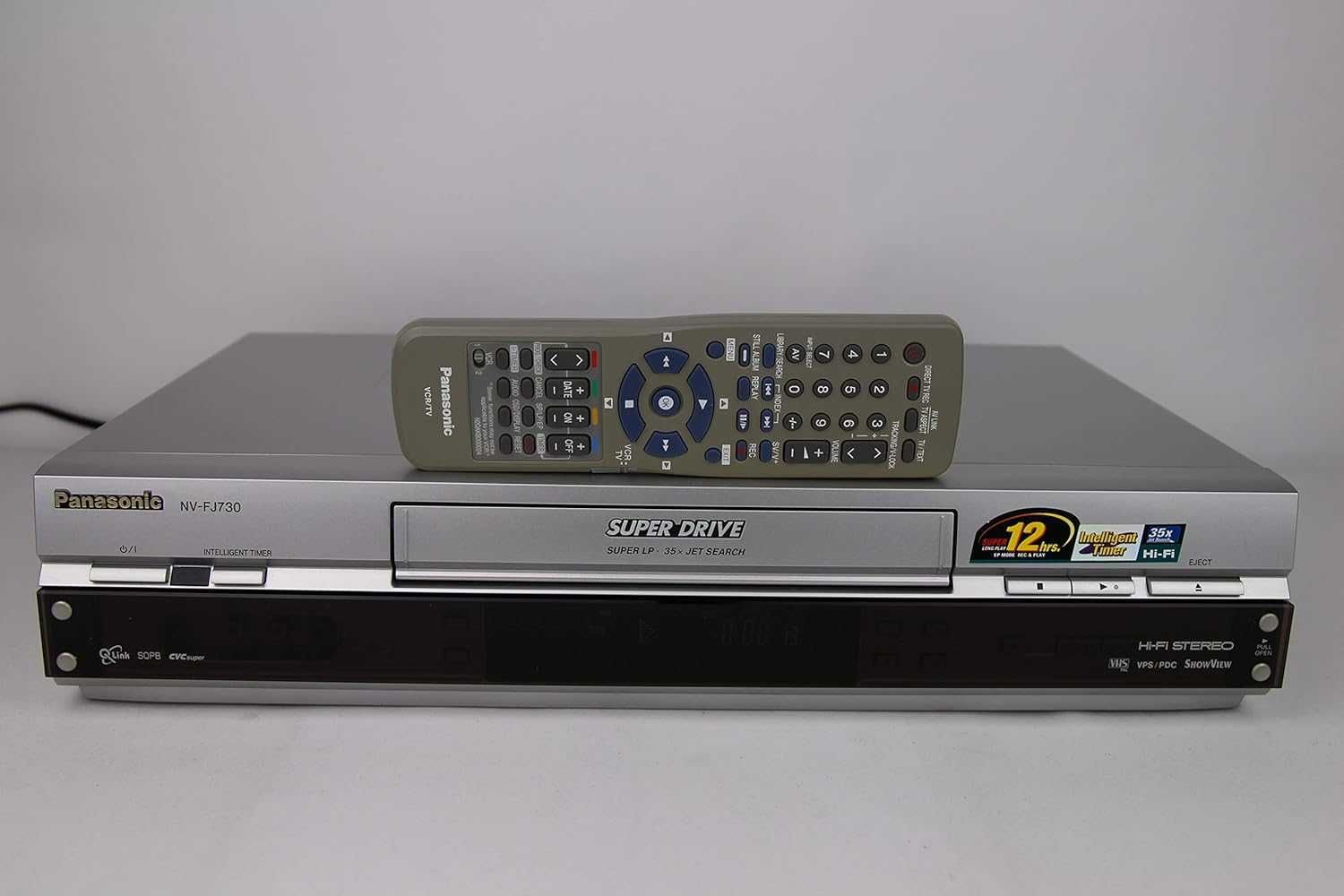 видеомагнитофон panasonic nv-fj730 HI-FI stereo почти не пользовались.
