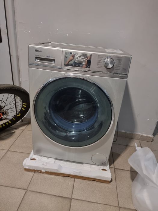 Продам стиральную машинку  Haier