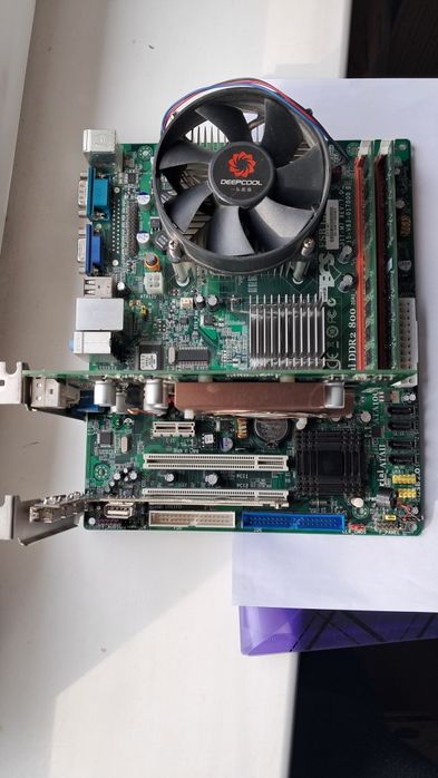 Детский игровой,с набором хороших игр и программ.