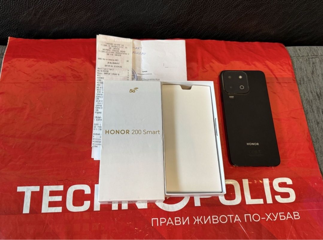 КАТО НОВ 256GB Honor 200 Smart 5G Технополис Гаранция 2026 Black Черен