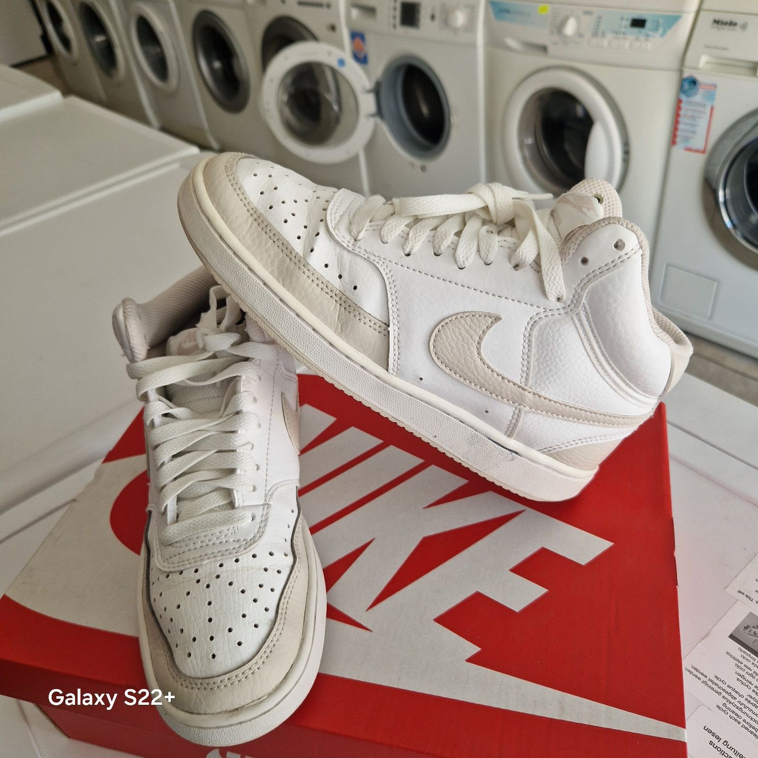 Дамски маратонки NIKE 38