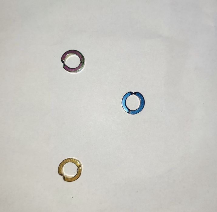 Cercei falși băieți (clips)