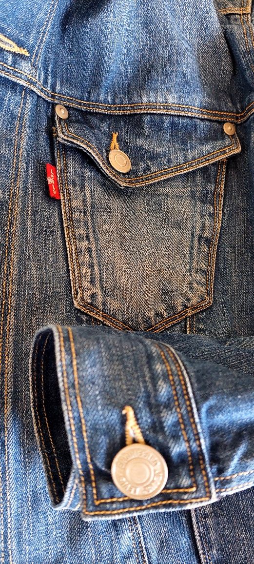Levis куртка  джинсовая