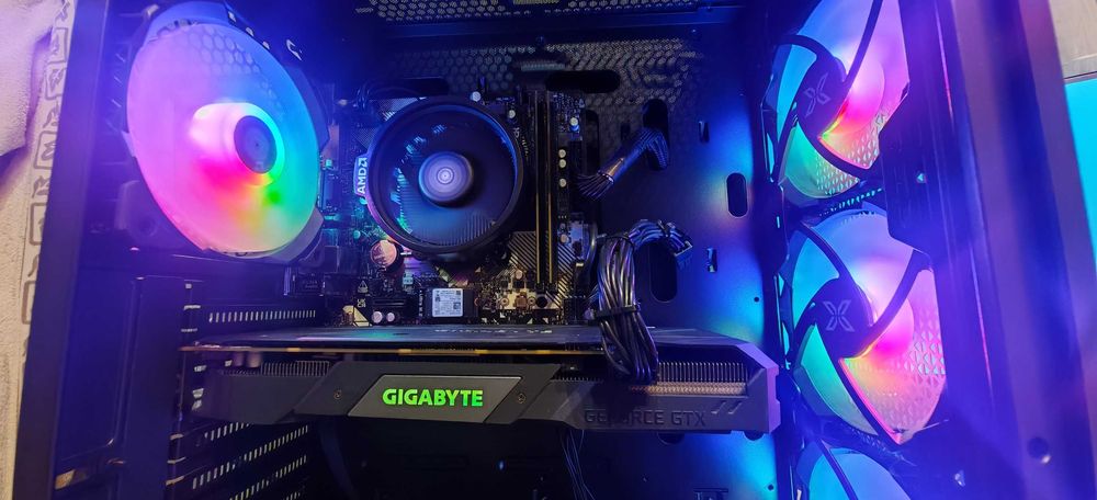 Продавам Гейм РС Ryzen 5 5500/16Gb/512Gb SSD+1TB HDD/ 1660 Super/Гаран