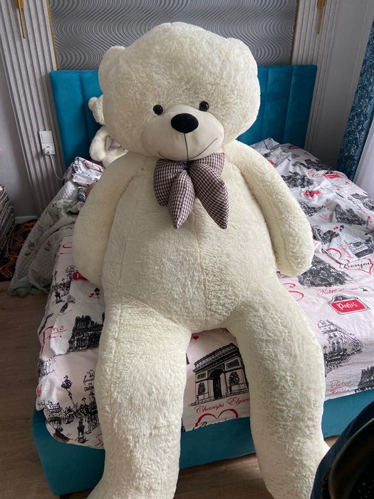 Плюшевые мишки белые