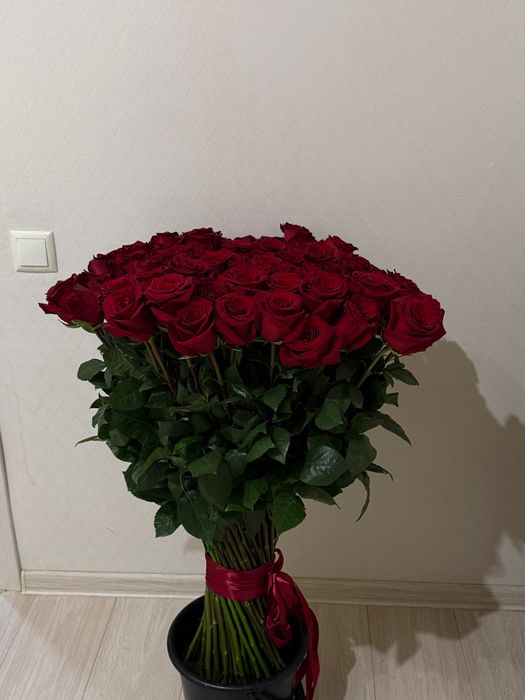 101 кустовых красных роз