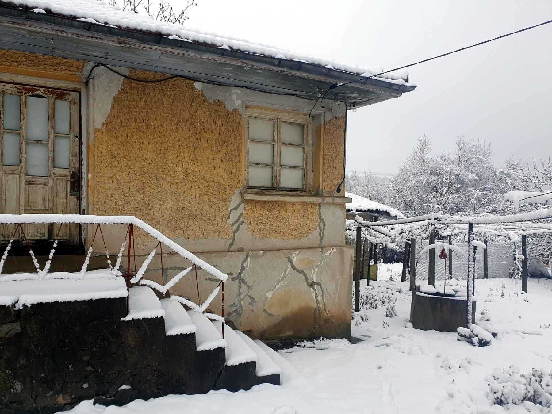 Къща в с. Горски Горен Тръмбеш, 6.2 дка двор, кладенец, 100 кв РЗП