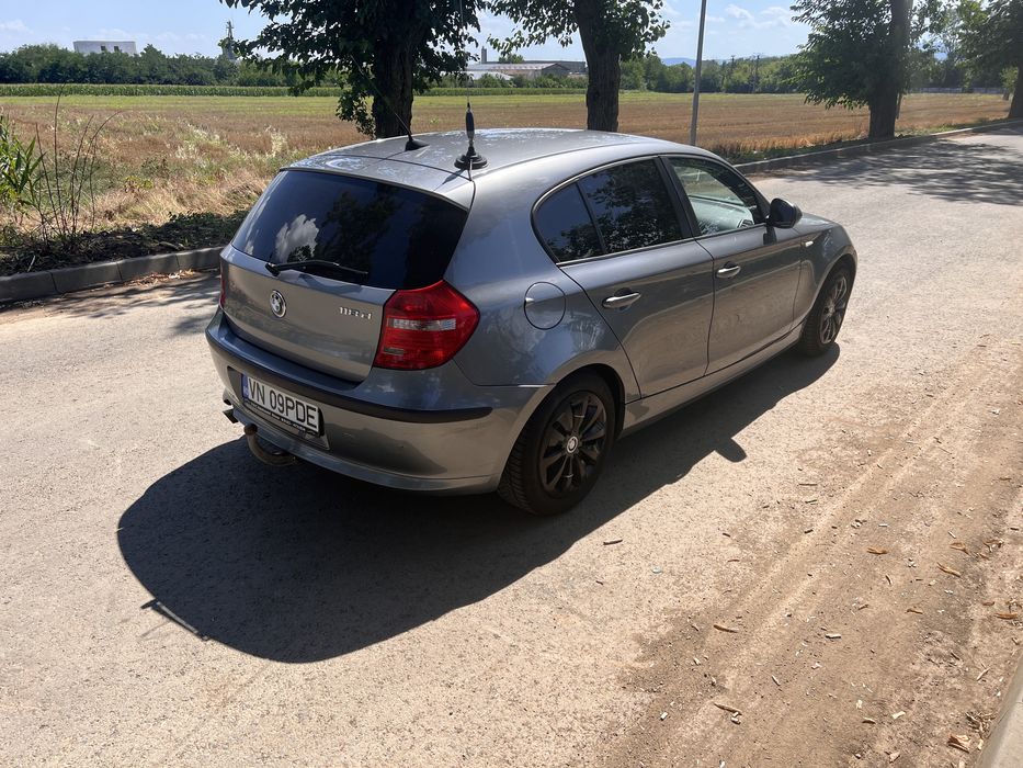 BMW Seria 1 e87 118d 2010 143cp