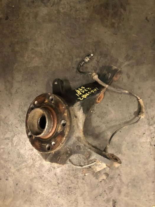 fuzeta stanga fata 2.2 dci renault laguna 2