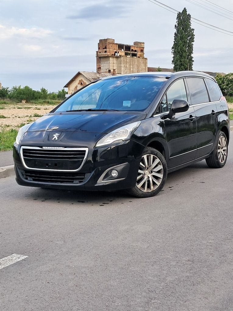 Peugeot 5008 2015