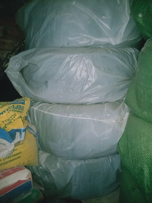 Продам комплект зимних шин 245/45/R18