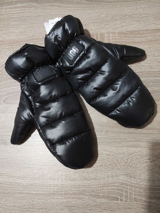 Оригинални ръкавици UGG. Водоустойчиви.