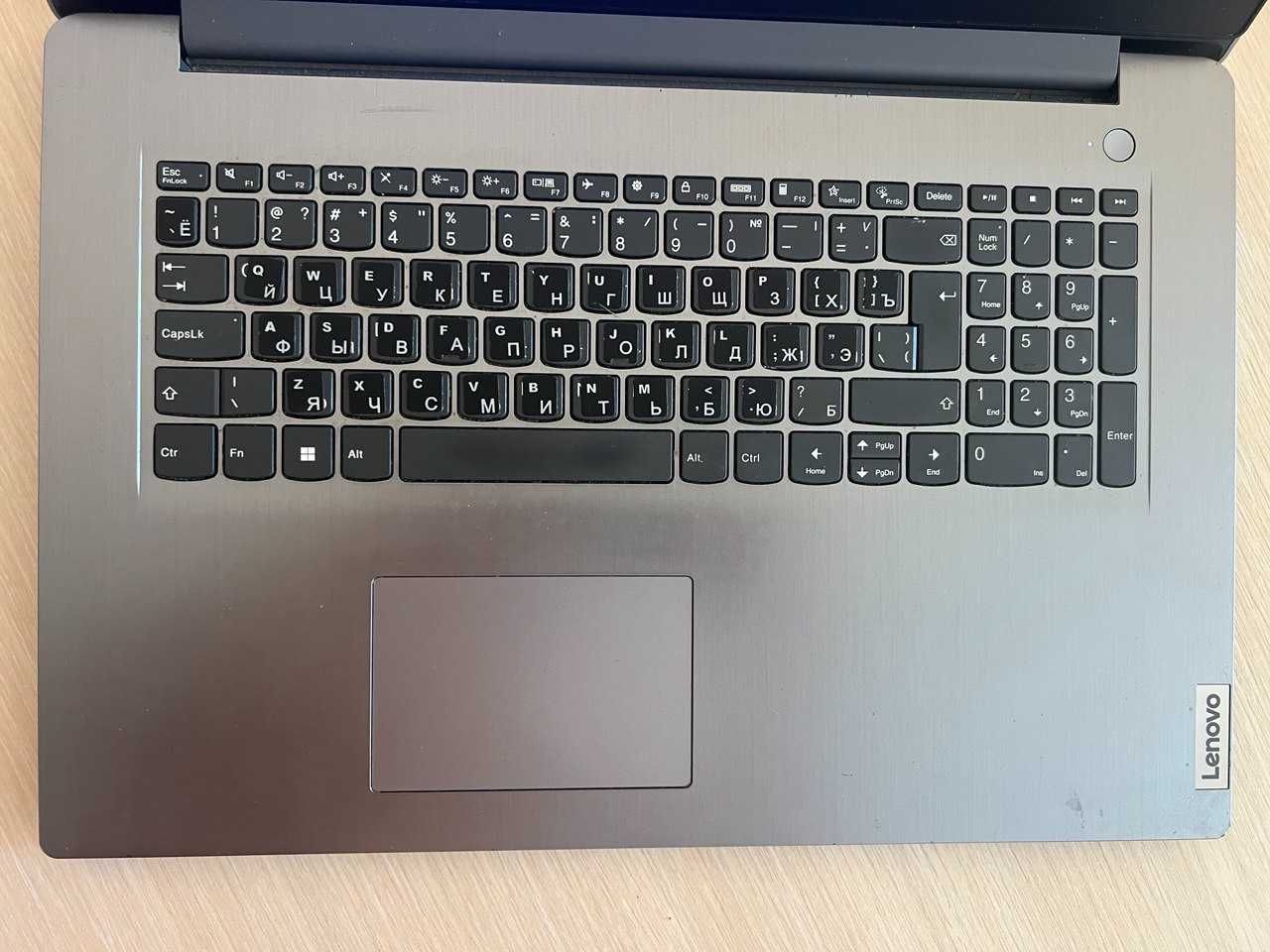 Lenovo IdeaPad 3 17.3” Ryzen 7 16GB RAM 512GB SSD ЛАПТОП  КАТО НОВ!