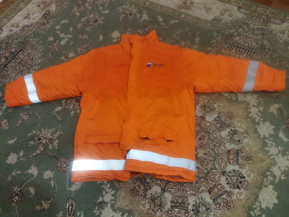 Продам зимний спец одежда только куртка