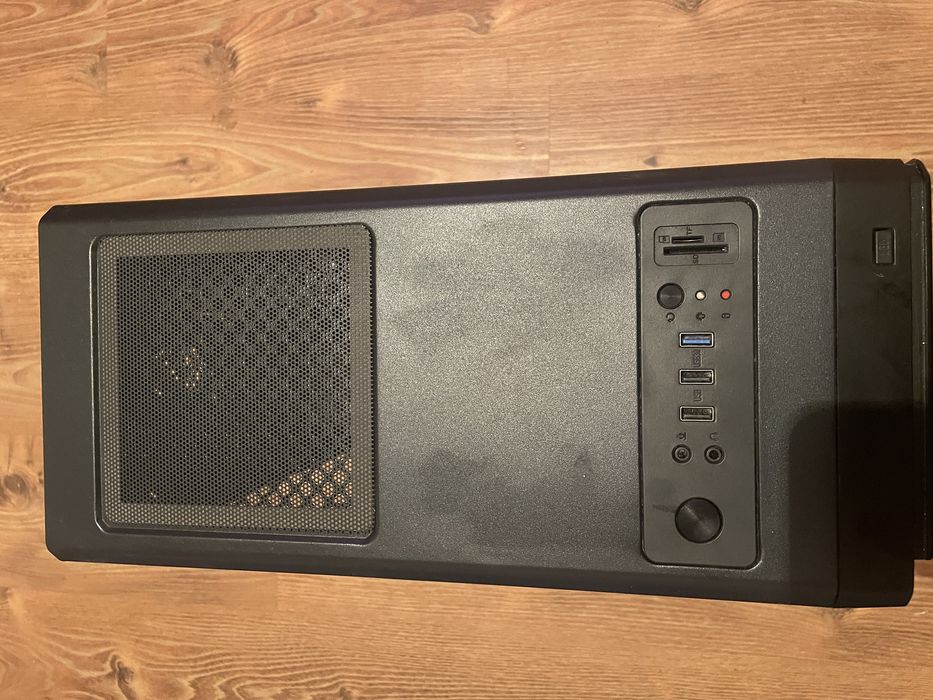 Vand PC pentru gaming
