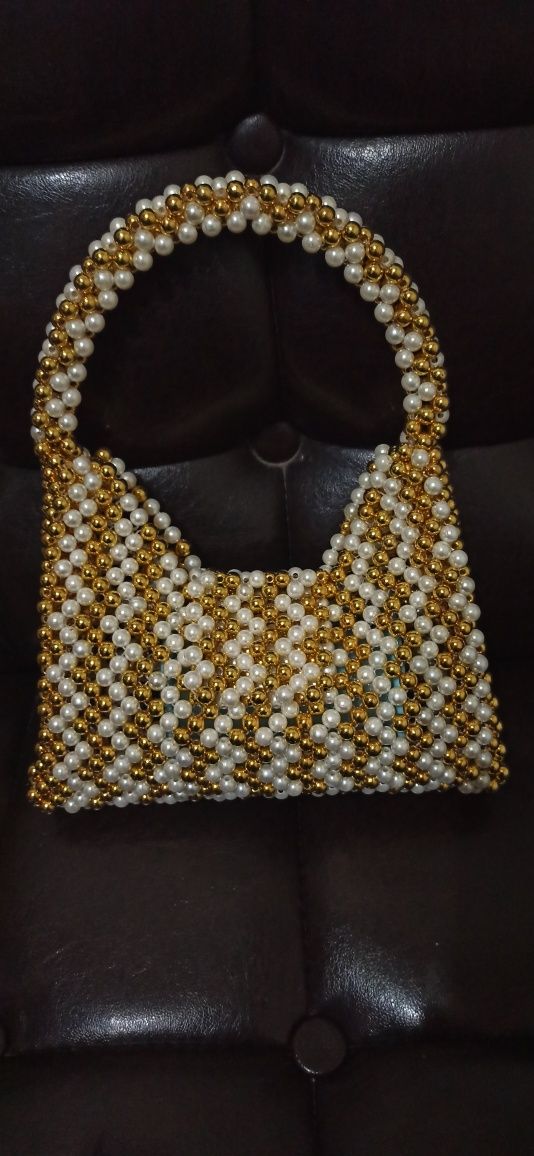 Продам женский сумка из бусиний