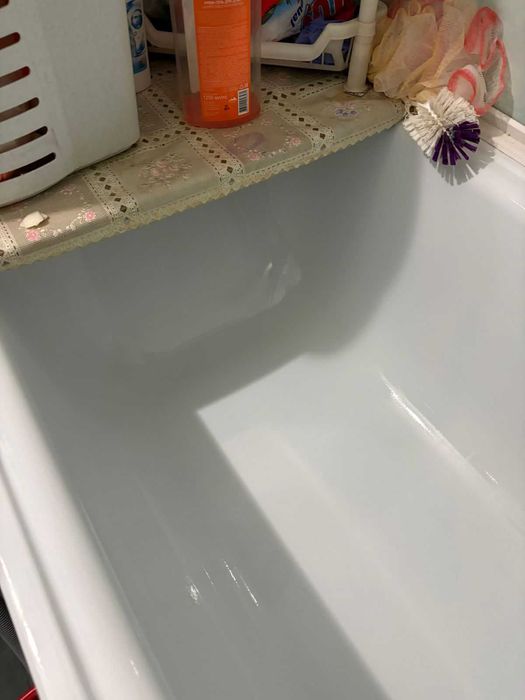 Продается ванна белая