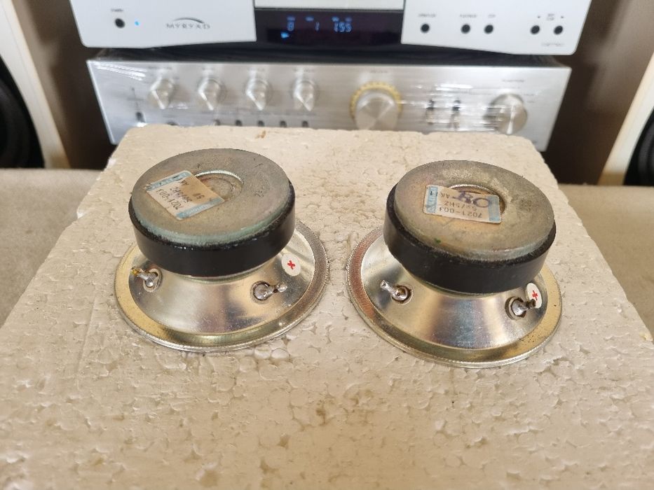 Set Difuzoare Medii Grundig. 4 ohms, 10 watts,8,9 cm. Impecabile.