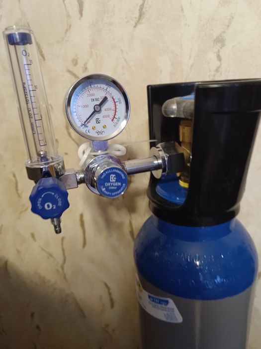 Кислородна бутилка 10 литра комплект с вентил
