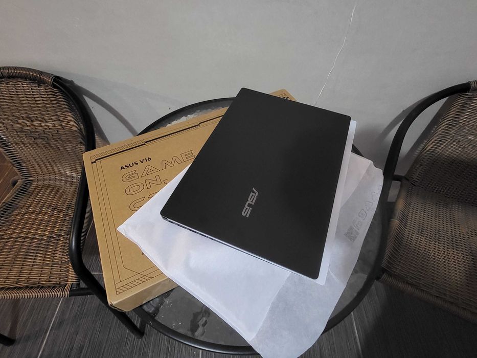 Laptop Nou Asus V360 (Gaming) cu intel core 5 (gen 15) Rtx 5050 de 8GB