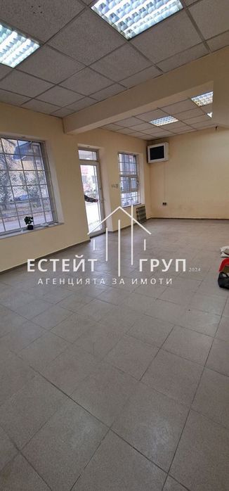 Дава се под наем Магазин в Варна, Колхозен пазар - 40 кв.м за 306 € - Снимка #1