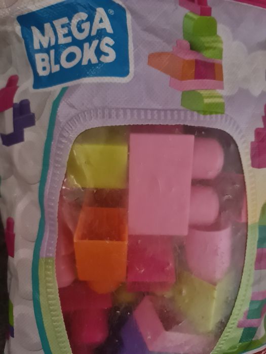 80 piese lego foarte mari.Am si puzzle-uri. Detalii privat.