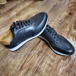 Hugo Boss marimea 42 NOI 28 cm