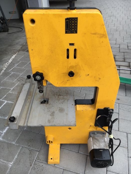 Fierastrau panglica Dewalt DW738