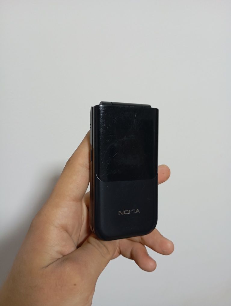 Nokia 2720 telefoni