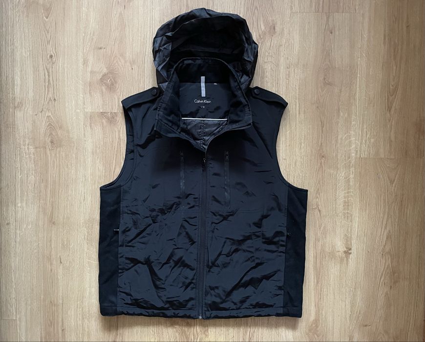 Calvin Klein Black Vest L