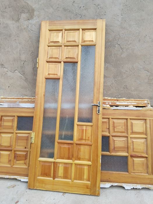 Меж комнатные двери