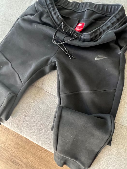 Оригинално долнище Nike tech fleece