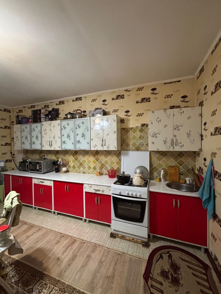 Продаю кухонную гарнитуру