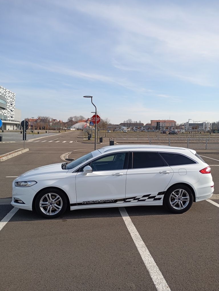 Vând Ford Mondeo 2017