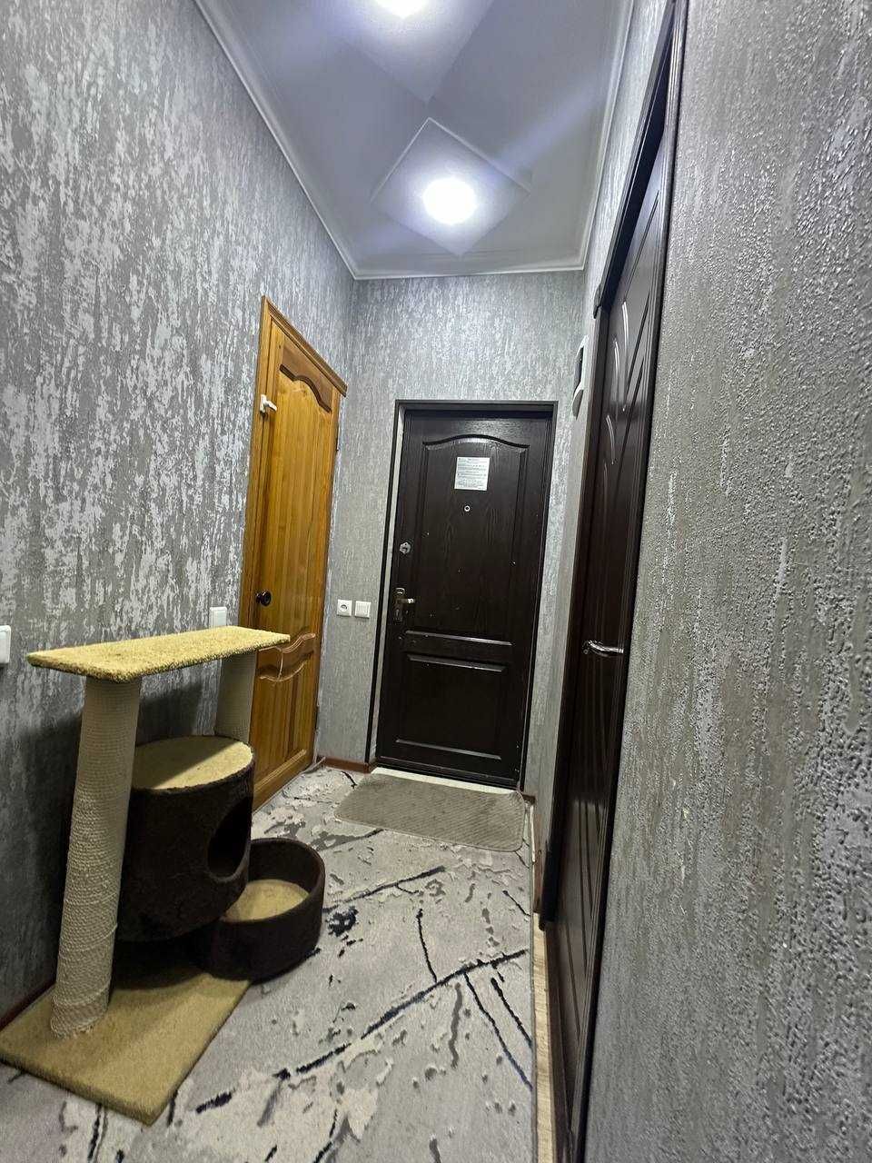 Uy sotiladi 4 etajli dom 2 etaj 3 xona Uchtepa tumani 21kv 29dom