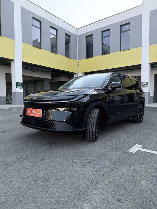 Tayota bz x3 3-pozitsiya 2025