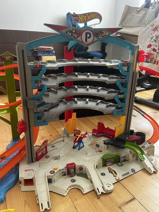 Hot wheels parking