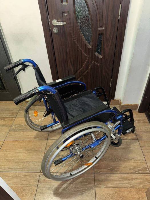 Scaun rulant medical transport batrani handicap dizabilitati