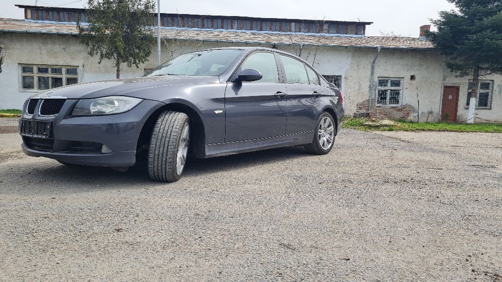 Bmw  320 i  e90 .