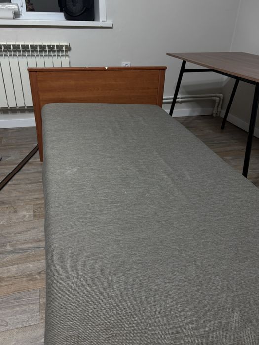 Односпальная кровать в отличном состоянии!