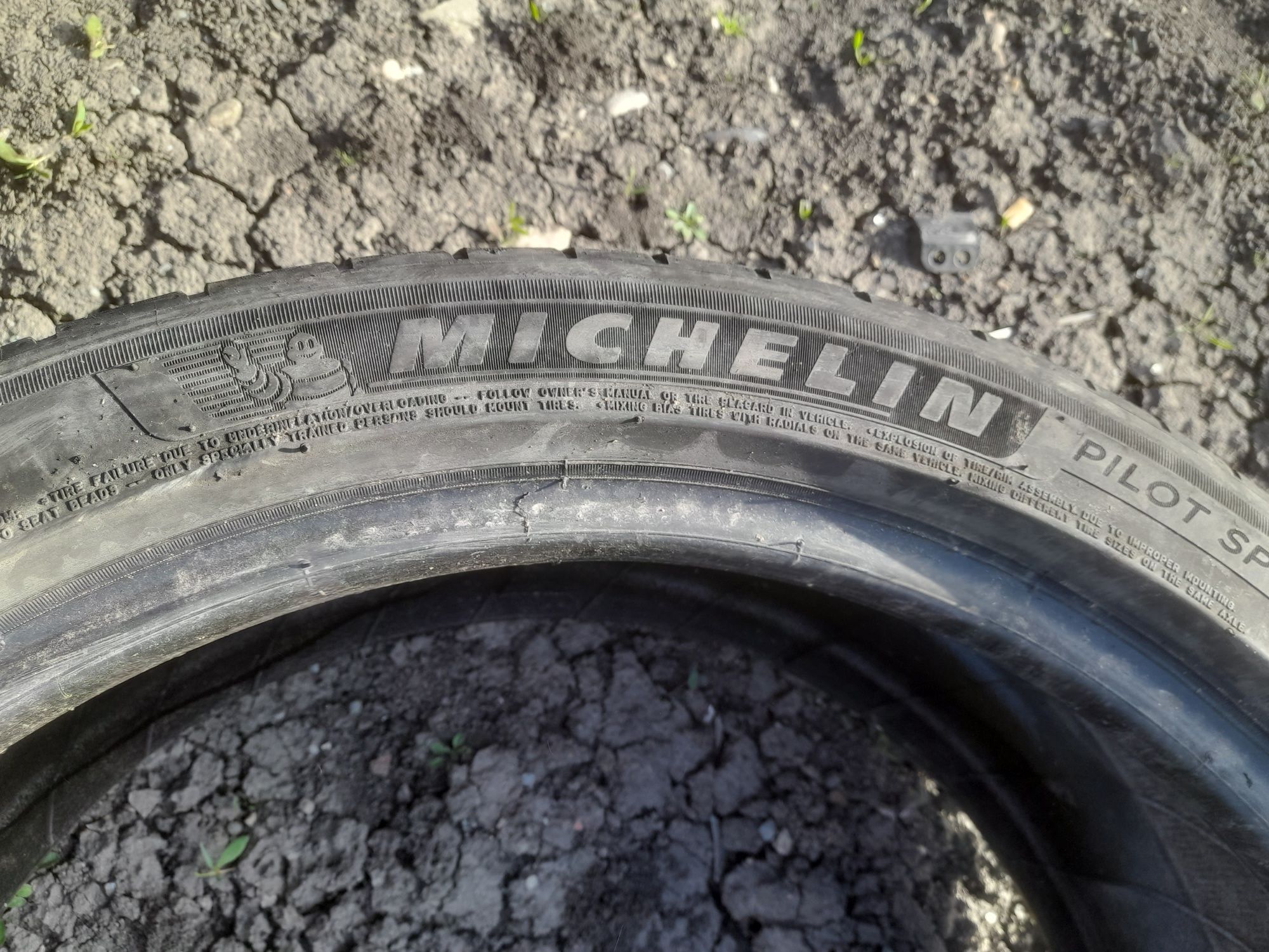 Vând 2 anvelope 225 45 19 michelin nu au defecte