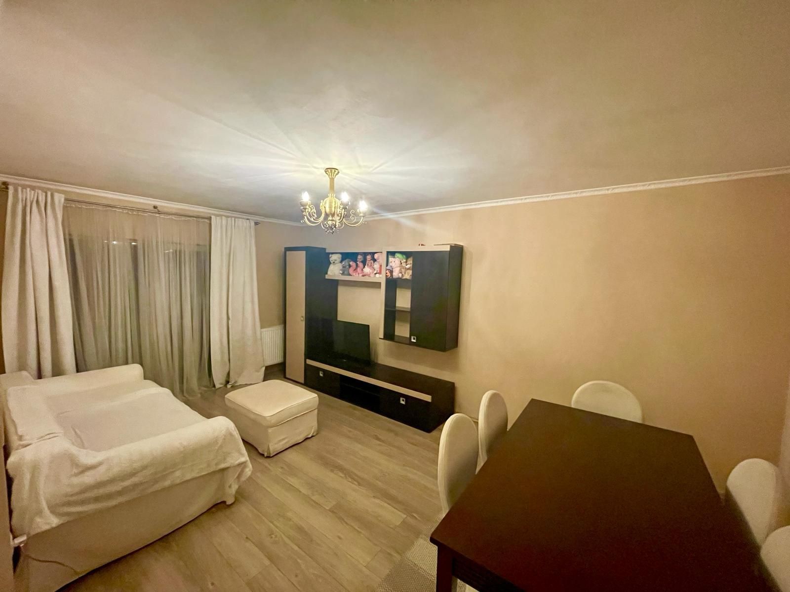 Vând apartament 51 mp - mobilat - strada Eroilor - Profi