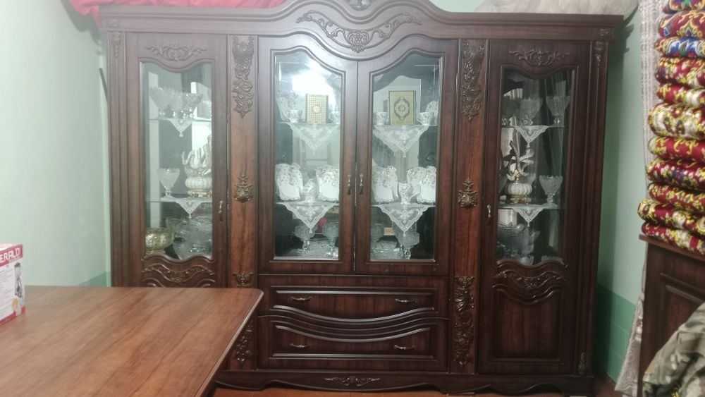 Mebel sotiladi xolati zor