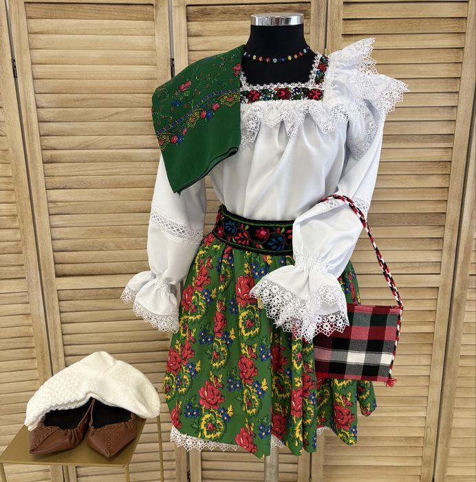 Costum traditional/popular de Maramures pentru femei set complet