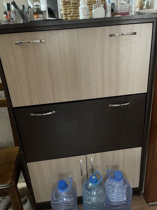 Продас обувницу