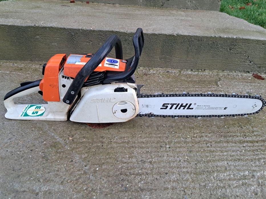 Vând drujbă stihl