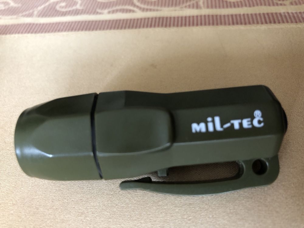 Mini lanterna militara.